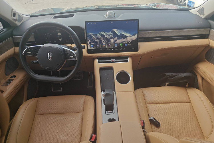 鸿蒙智行 问界M5 2022款 增程四驱性能版中控内饰12