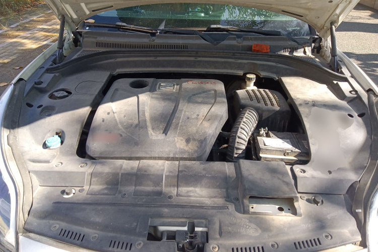 众泰SR9 2017款 2.0T 自动极致之心版机舱底盘24