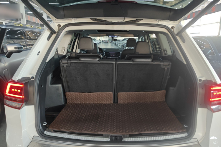 大众 途昂 2020款 改款 380TSI 四驱豪华版机舱底盘23