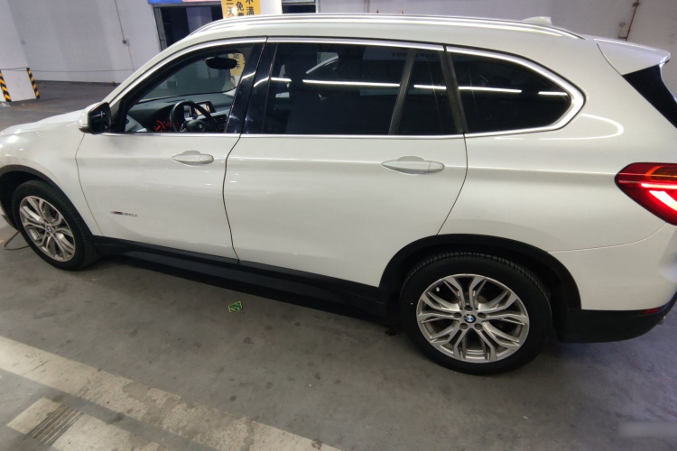 宝马X1 2018款 sDrive20Li 领先型车身外观4