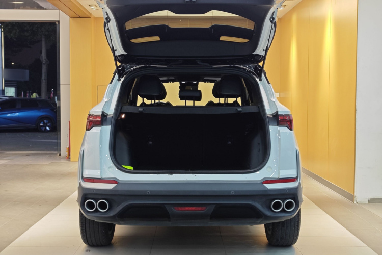 吉利汽车 2025款 缤越L 1.5TD DCT星耀车身外观6015