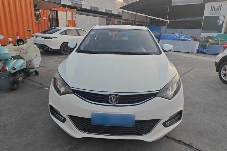 长安 逸动 2013款 1.6L 手动俊酷型 国IV车身外观2