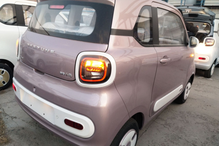 奔腾小马 2026款 222km 萌趣马 Plus车身外观7