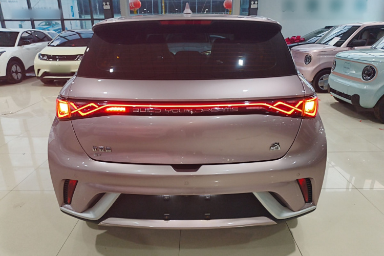 比亚迪 海豚 2021款 405km 时尚版车身外观6