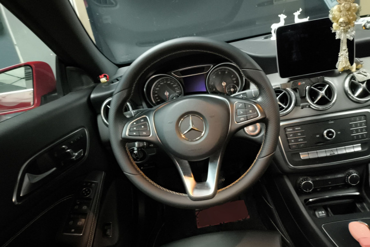 奔驰CLA 2018款 CLA 200 时尚型局部细节13