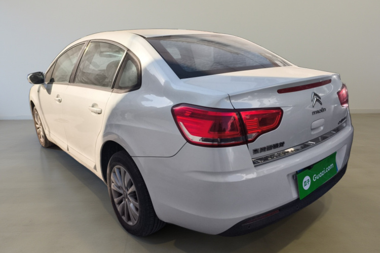 雪铁龙 世嘉 2013款 三厢 2.0L 自动品悦型车身外观5