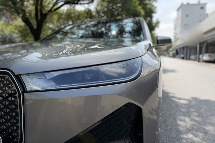 宝马iX 2022款 M60车身外观6005