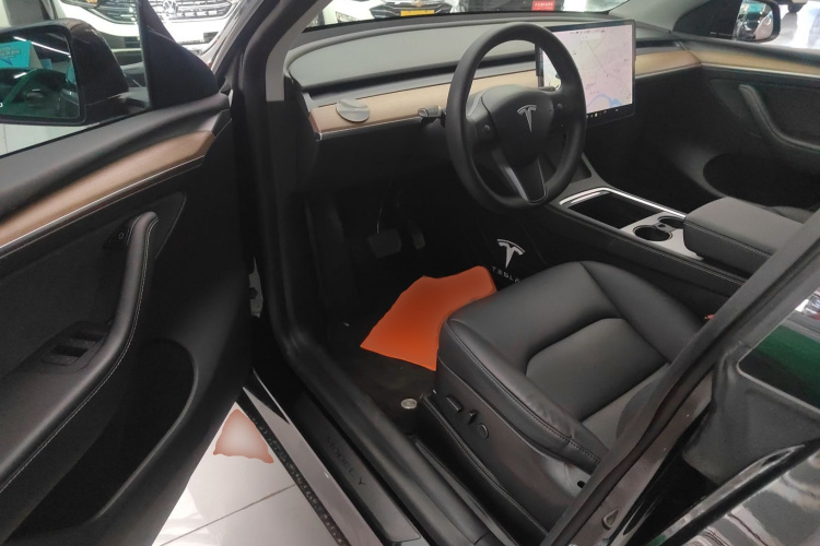 特斯拉 Model Y 2021款 标准续航后驱版中控内饰7003