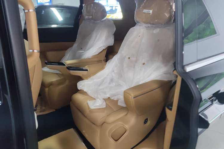 岚图汽车 岚图梦想家 2025款 PHEV 四驱卓越乾崑版中控内饰21