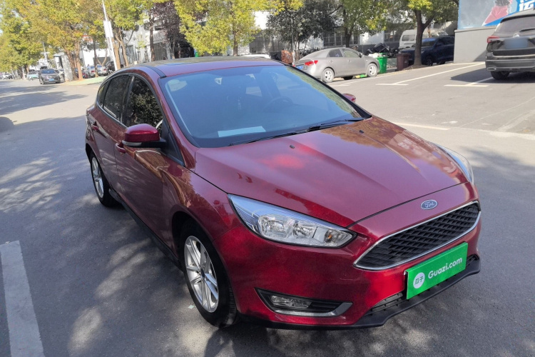 福特 福克斯 2018款 两厢经典 1.6L 自动风尚型智行版车身外观3