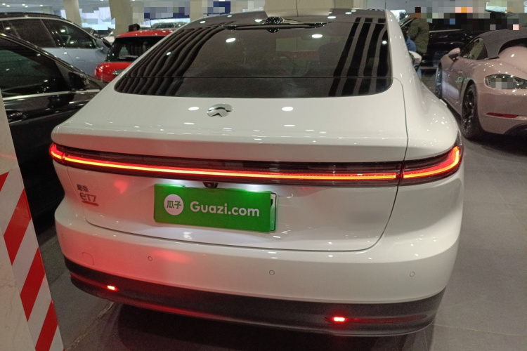 蔚来ET7 2024款 75kWh 行政版车身外观6