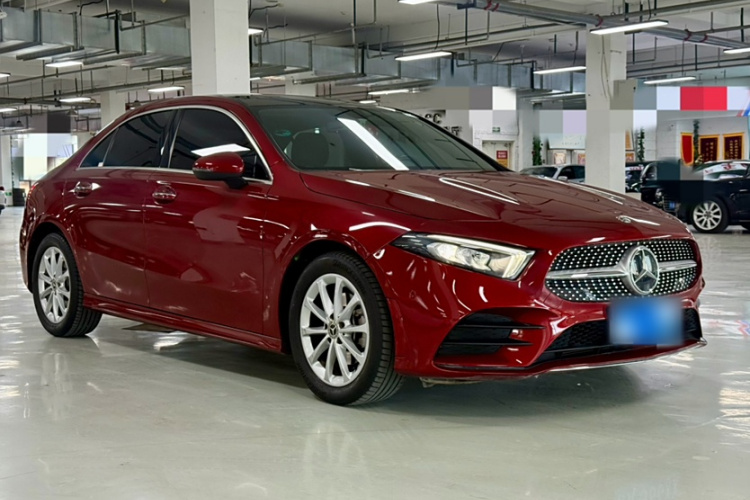 奔驰A级 2019款 改款 A 200 L 运动轿车车身外观6001