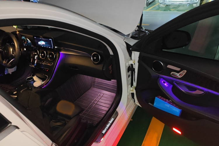 奔驰C级 2020款 改款 C 260 L 运动版局部细节9005