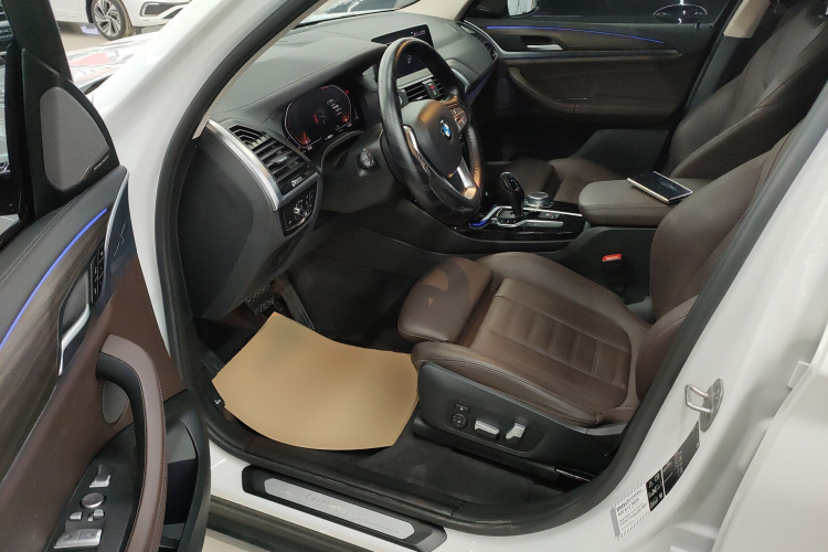 宝马X3 2021款 改款 xDrive28i 豪华套装中控内饰7003