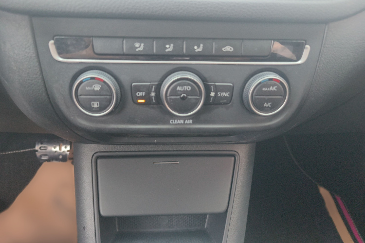 大众 途观 2016款 300TSI 自动两驱舒适版局部细节16