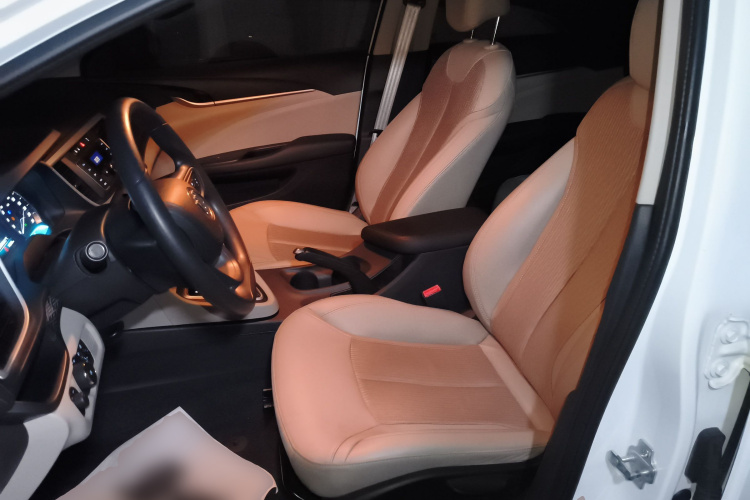 别克 英朗 2016款 15N 自动精英型局部细节19