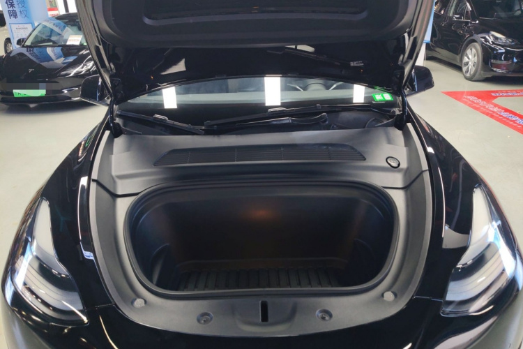 特斯拉 Model Y 2022款 长续航全轮驱动版局部细节24