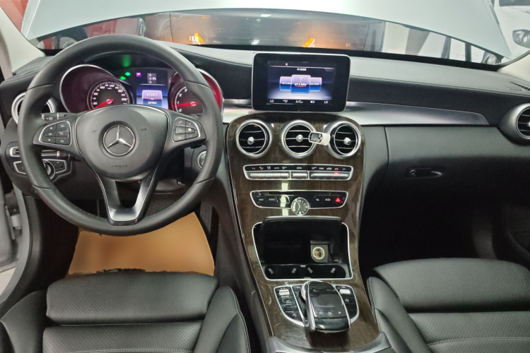 奔驰C级 2016款 C 200 L中控内饰7002