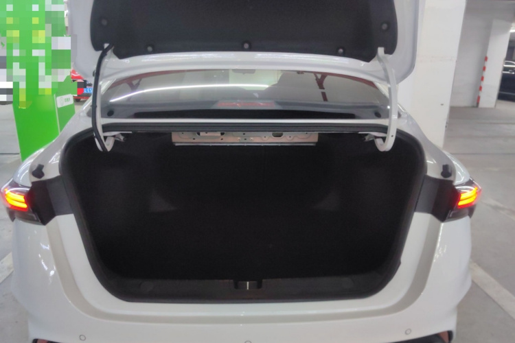 吉利汽车 2024款 缤瑞COOL 1.5T DCT龙腾版机舱底盘23