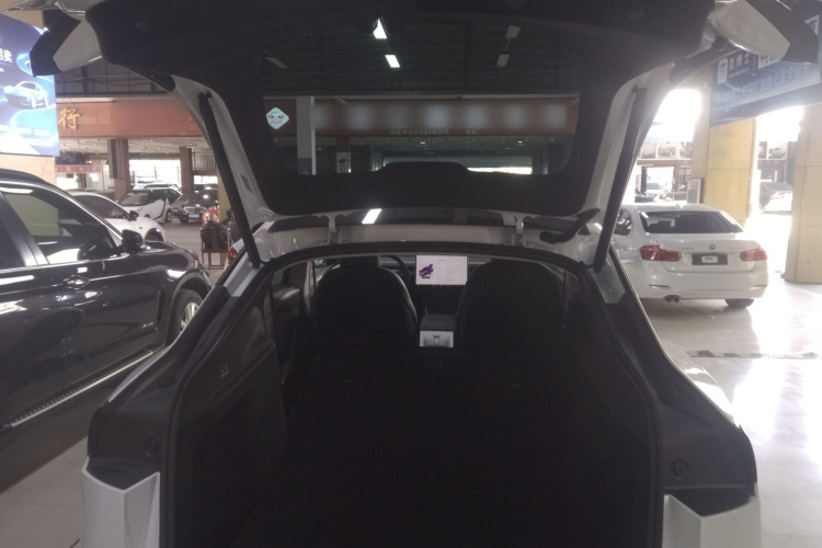 特斯拉 Model Y 2025款 后轮驱动版机舱底盘23