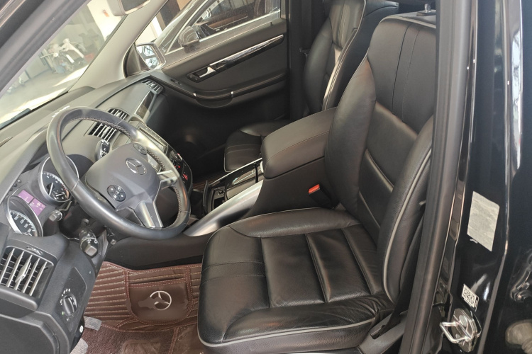 奔驰R级 2017款 R 320 4MATIC 商务型臻藏版中控内饰19