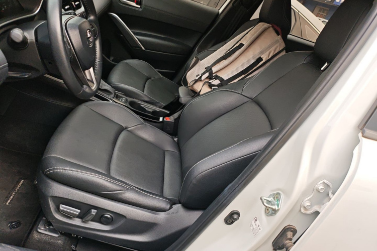 丰田 锋兰达 2023款 2.0L 智能电混双擎 尊贵版中控内饰19