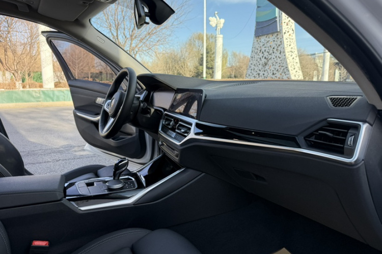 宝马3系 2020款 320Li M运动套装中控内饰7004
