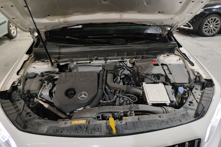 奔驰GLB 2022款 GLB 200 动感型机舱底盘24