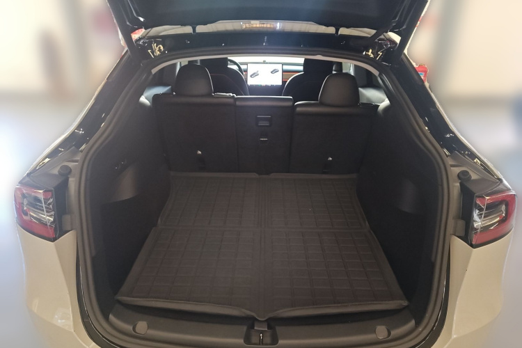 特斯拉 Model Y 2021款 标准续航后驱版中控内饰23