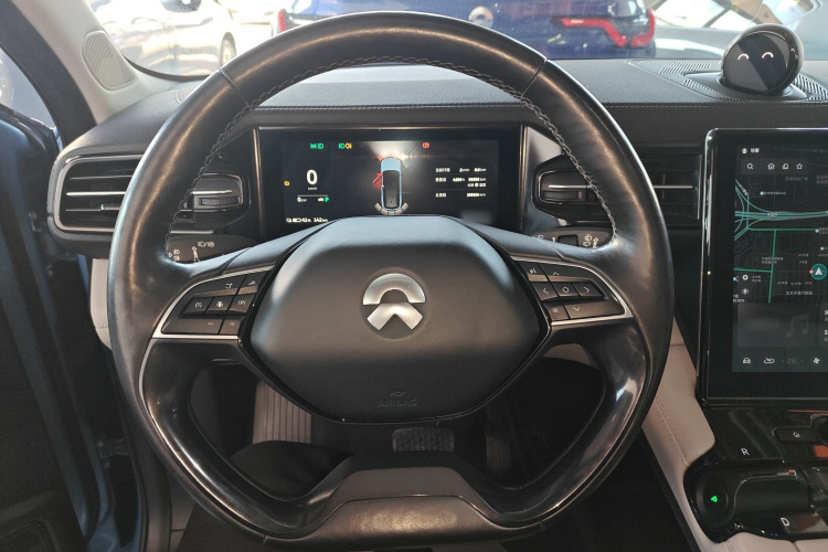 蔚来ES8 2018款 355KM 基准版 七座版中控内饰13