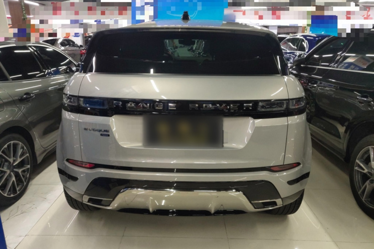 路虎 揽胜极光 2022款 极光L 249PS R-Dynamic 豪华版车身外观6