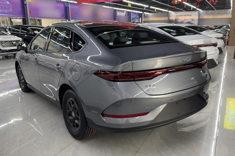 比亚迪 秦PLUS 2024款 荣耀版 DM-i 55KM领先型车身外观6005