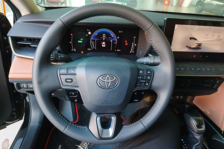 丰田 凯美瑞 2024款 双擎 2.0HGVP 豪华版局部细节13