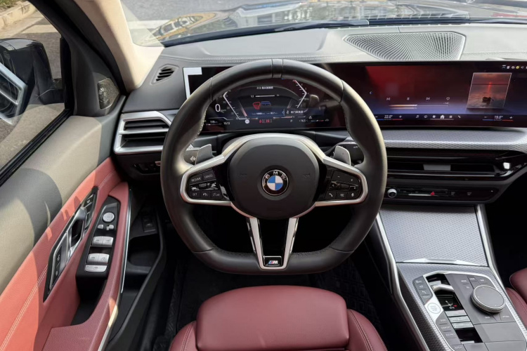 宝马3系 2025款 330Li M运动曜夜套装中控内饰7008