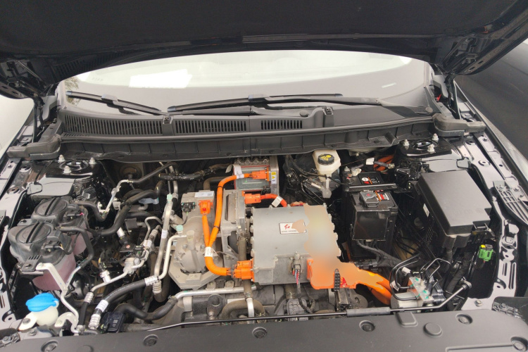 红旗E-QM5 2022款 431km 充电乐享版机舱底盘24