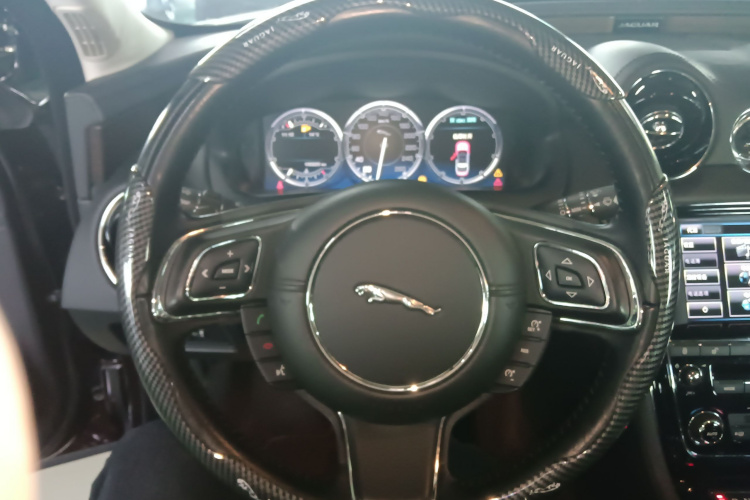 捷豹XJ 2015款 XJL 3.0 SC 典雅商务80周年典藏版局部细节13