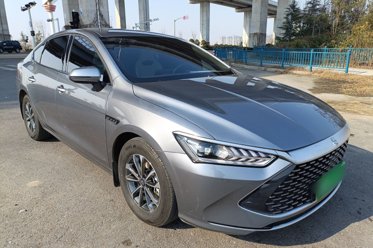 比亚迪 秦PLUS 2024款 荣耀版 DM-i 55KM领先型车身外观3