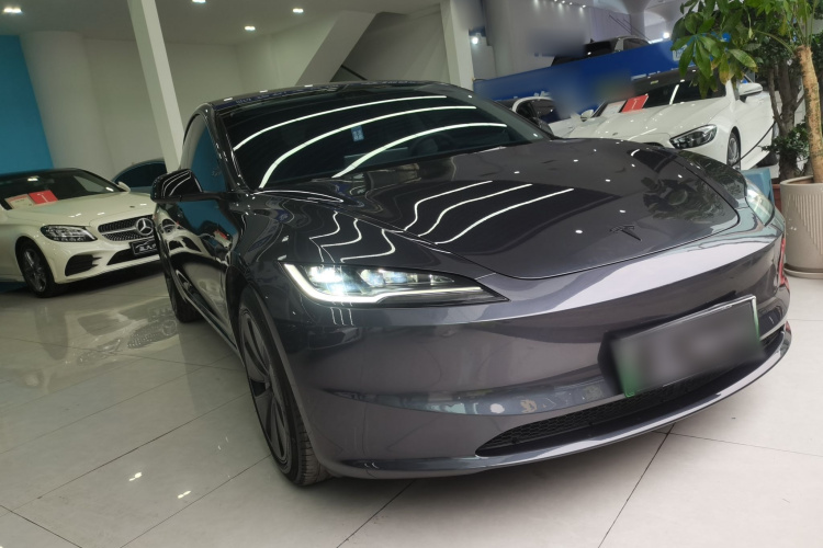 特斯拉 Model 3 2023款 后轮驱动版车身外观3