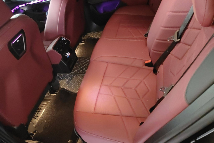 宝马5系 2025款 525Li M运动套装中控内饰7004