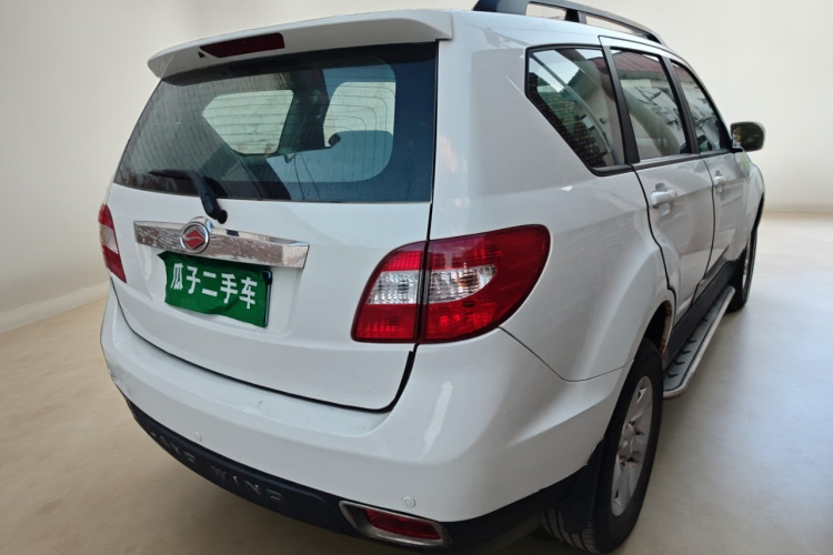 陆风X8 2014款 探索版 2.0L 都市先锋版车身外观7