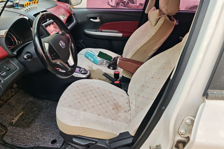 长安 奔奔 2015款 1.4L IMT尊贵型 国V中控内饰19