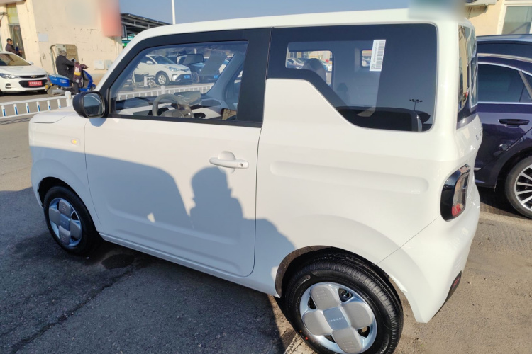 吉利银河 2024款 熊猫mini 200km 耐力熊车身外观4