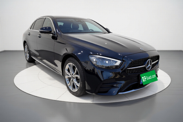 奔驰E级 2021款 E 300 L 运动尊贵型车身外观3