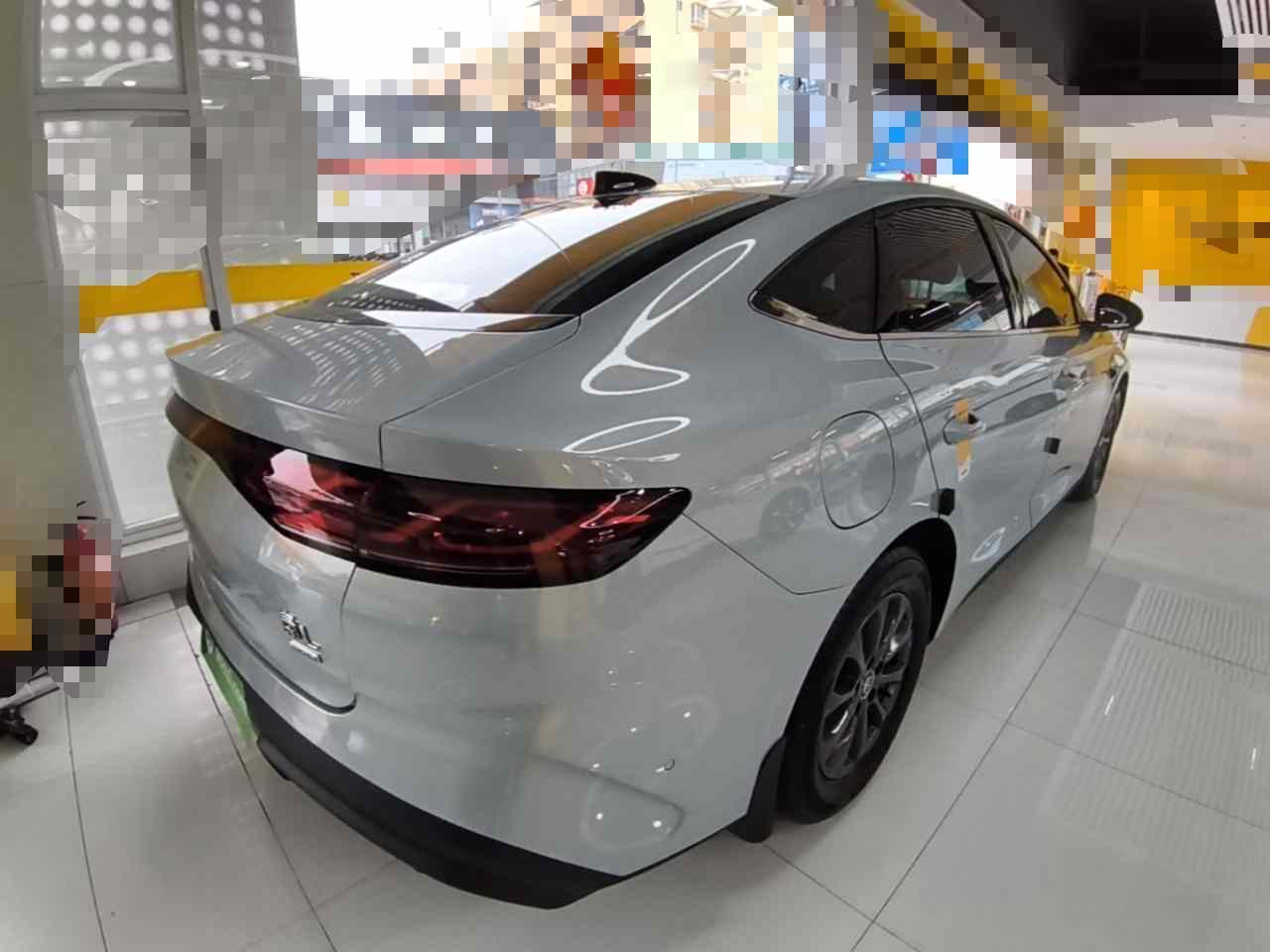 比亚迪 秦L 2025款 DM-i 智驾版 80KM领先型(5)