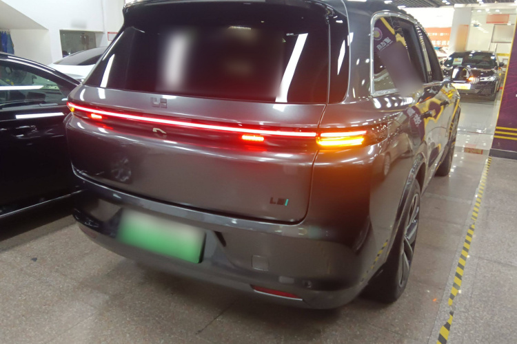 理想汽车 理想L8 2023款 Air车身外观7