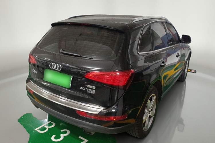 奥迪Q5 2016款 40 TFSI 技术型车身外观7