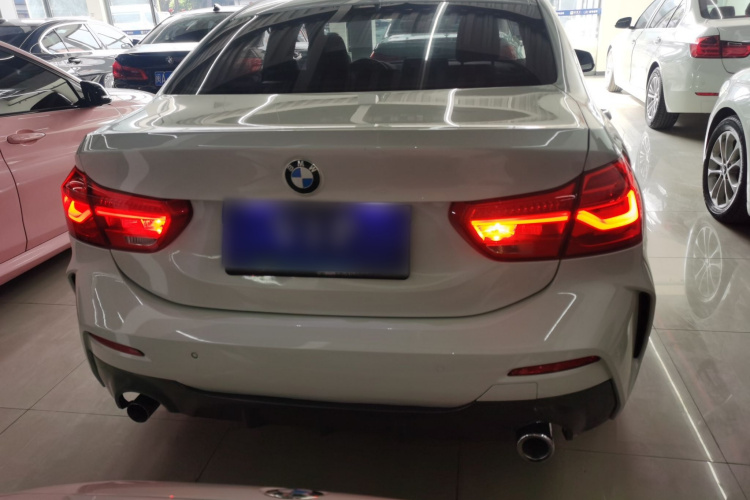 宝马1系 2021款 改款 120i M运动版车身外观6