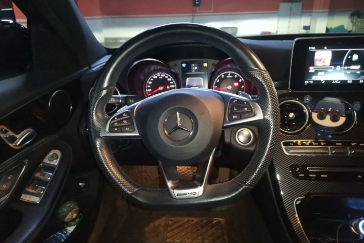 奔驰C级 2017款 改款 C 200 运动版中控内饰13