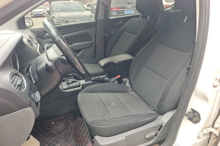 福特 福克斯 2013款 两厢经典 1.8L 自动基本型局部细节19