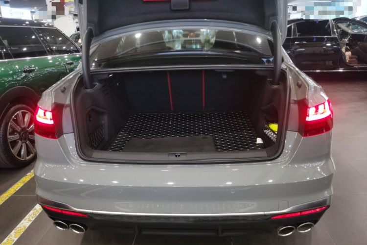 奥迪S4 2020款 S4 3.0TFSI机舱底盘23